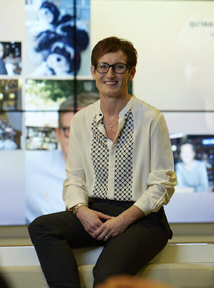 Annette Otto_siddende